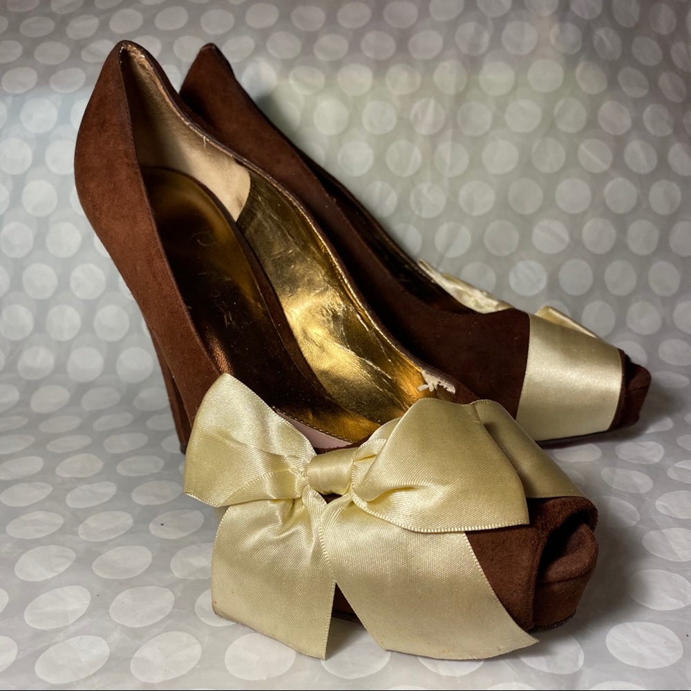 Paris Hilton Bow Satin Pumps